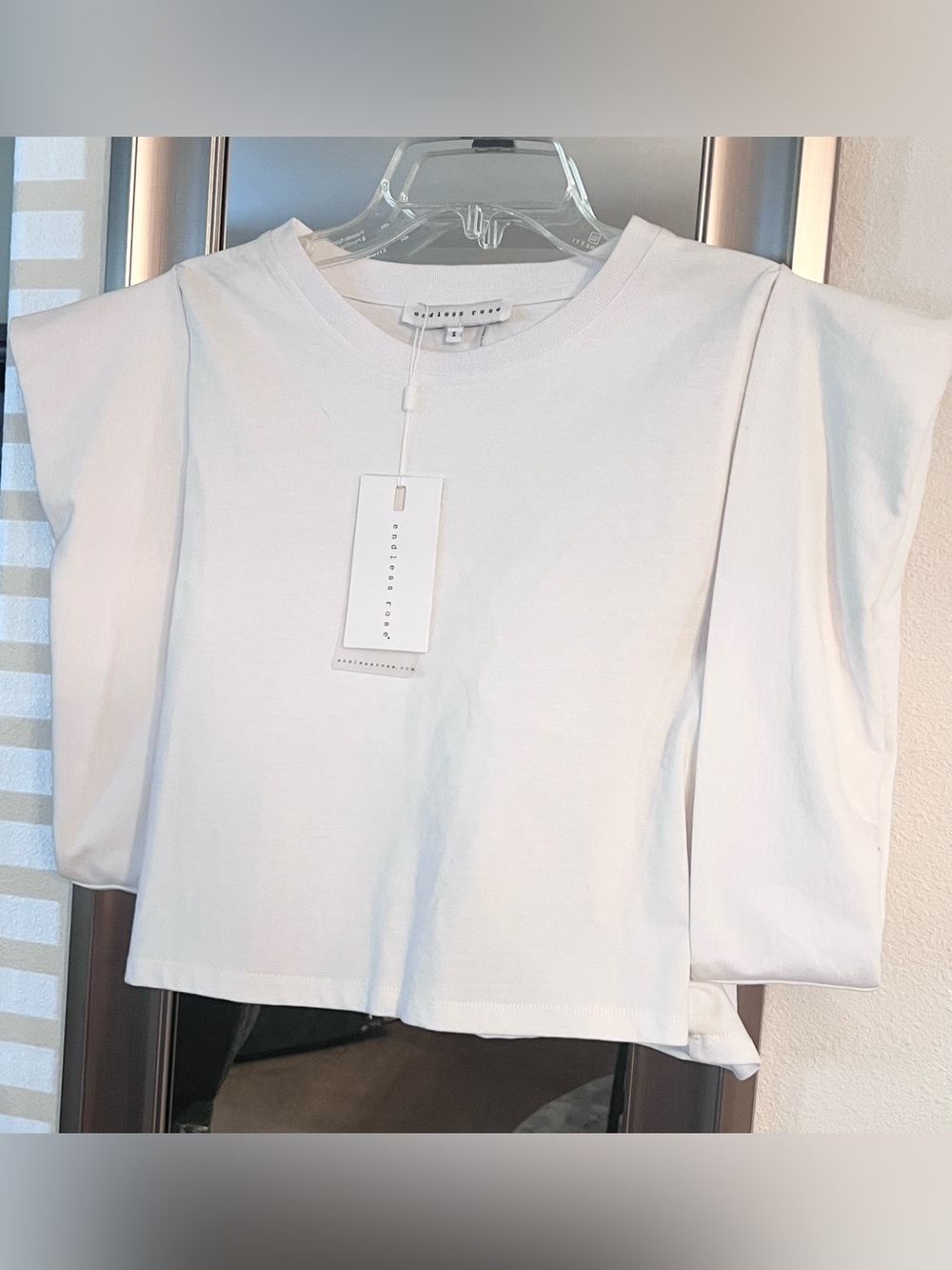 NWT Endless Rose Classic White Women's Short Sleeve Top - Cropped Size Small